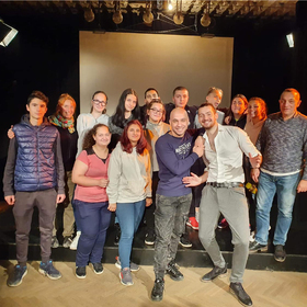 76682380-697951707364335-8733526893577371648-n_280x280_crop_478b24840a