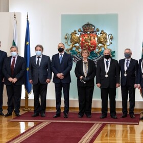 presiden-all_280x280_crop_478b24840a