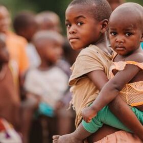 blizo-2-mln-deca-v-afrikanskia-rog-stradat-ot-tejko-nedohranvane-1_280x280_crop_478b24840a