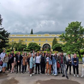 01_280x280_crop_478b24840a