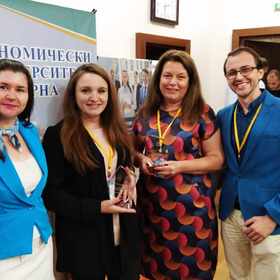 1_280x280_crop_478b24840a