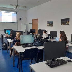 img-4466f0caeeaed882549171ee133d0538-v_280x280_crop_478b24840a