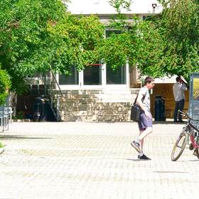 1377253_280x280_crop_478b24840a