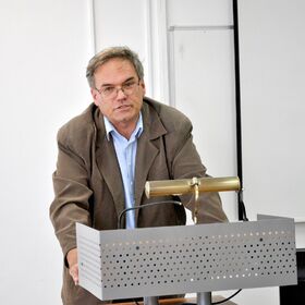 show-picture-teacher_280x280_crop_478b24840a