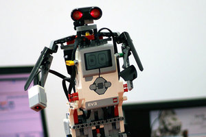 lego-robots-robotika-bg_300x200_crop_478b24840a