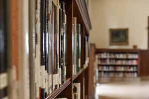 purvata-denonoshtna-biblio_300x200_crop_478b24840a