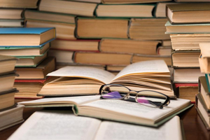 books-dariknews_300x200_crop_478b24840a
