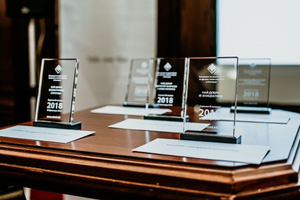 ir-awards-gala2019-investor-bg_300x200_crop_478b24840a