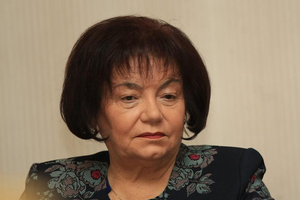 yanka-takeva-monitor_300x200_crop_478b24840a