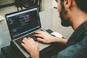 computer-man-unsplash_300x200_crop_478b24840a