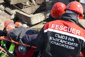 jivej1jivot-spasi-hilqda-ngobg_300x200_crop_478b24840a