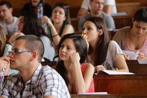 studenti-v-monitor_300x200_crop_478b24840a