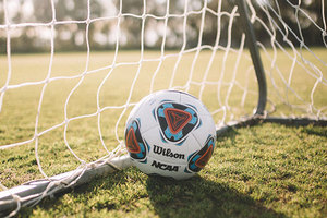 football-unsplash_300x200_crop_478b24840a