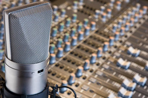 microphone-bnr_300x200_crop_478b24840a