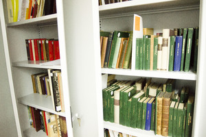 archive-books6_300x200_crop_478b24840a