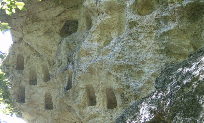 gluhite-kamuni-wikipedia_678x410_crop_478b24840a