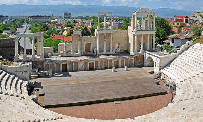 plovdiv-wikipedia_678x410_crop_478b24840a