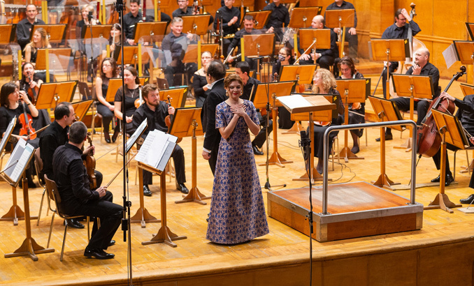 raina-mariq-radoeva-sofiiska-filharmoniq_678x410_crop_478b24840a