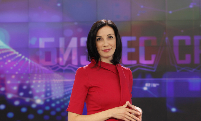 tanya-ktusterva-money-bg_678x410_crop_478b24840a