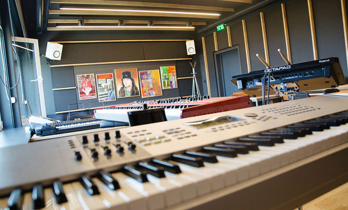music-stupala-kum-maistor-allevents-in_678x410_crop_478b24840a