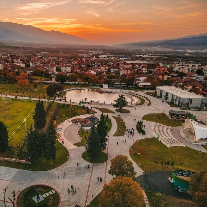 petrich-buildingoftheyear-bg_700x700_fit_478b24840a