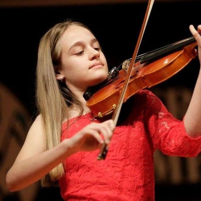 diyana-chausheva-bgfb-diyana-chausheva_700x700_fit_478b24840a
