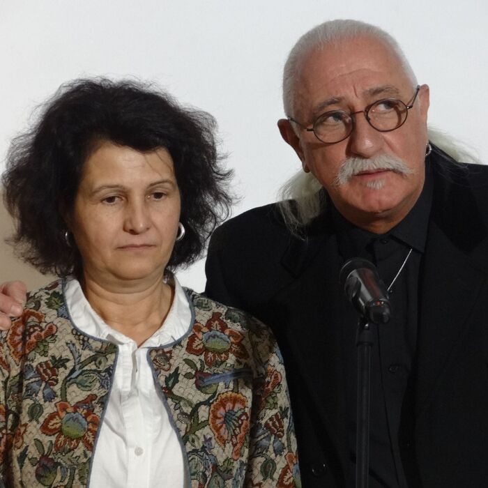 etien-levi-i-milena-shushuluva-rossiros-blog-bg_700x700_fit_478b24840a