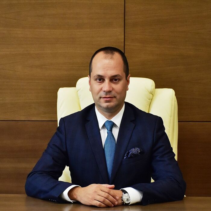 kalin-kamenov-wikipedia_700x700_fit_478b24840a