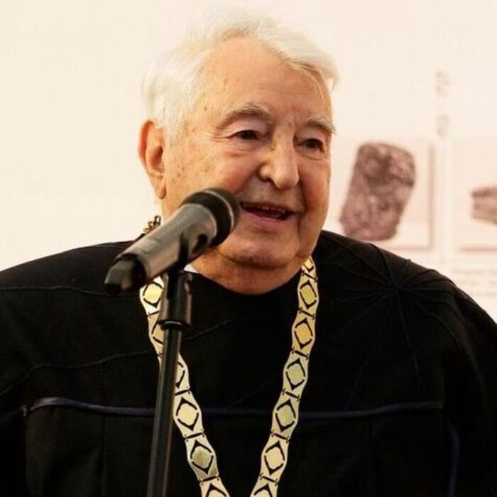 minko-balkanski-nbu-nova_700x700_fit_478b24840a