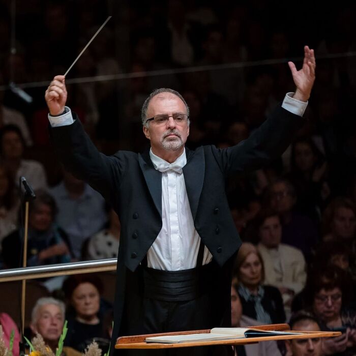 nayden-todorov-fb_700x700_fit_478b24840a