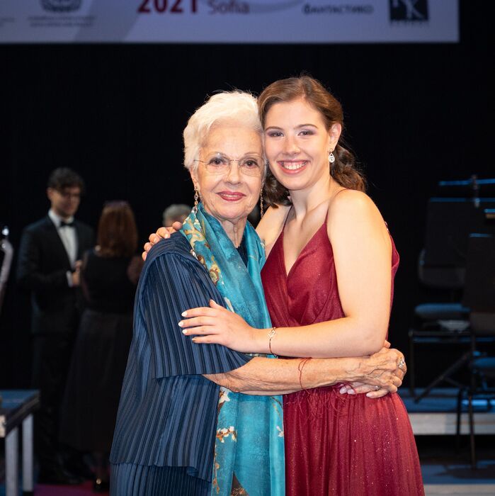 aleksandrina-mihailova-s-raina-kabaivanska-f-alexander-bogdan-tompsun_700x700_fit_478b24840a