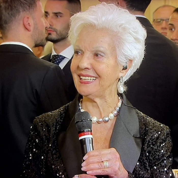 raina-kabaivanska-at-teatro-alla-scala-f-raina-kabaivanska-school-kv_700x700_fit_478b24840a
