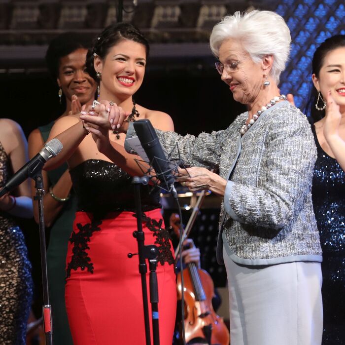 raina-kabaivanska-i-yoana-kadijska-f-krum-stoev_700x700_fit_478b24840a