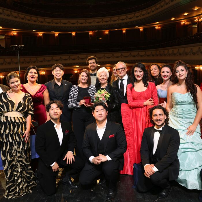 raina-kabaivanska-koncertna-f-krum-stoev_700x700_pad_478b24840a