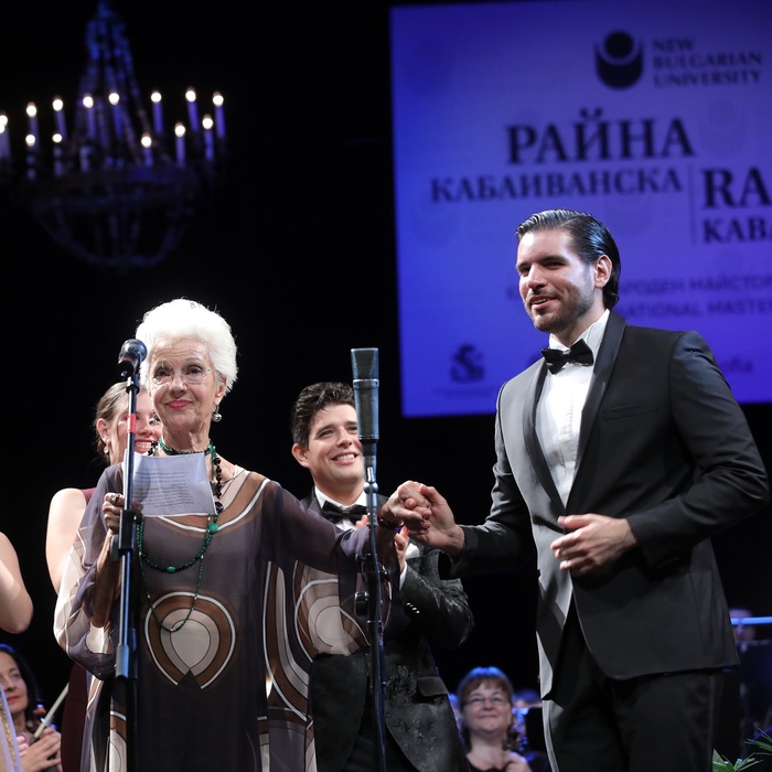 raina-kabaivanska-s-reinaldo-droz-f-krum-stoev_700x700_fit_478b24840a
