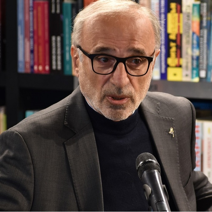 veselin-metodiev-4-nbu_700x700_pad_478b24840a