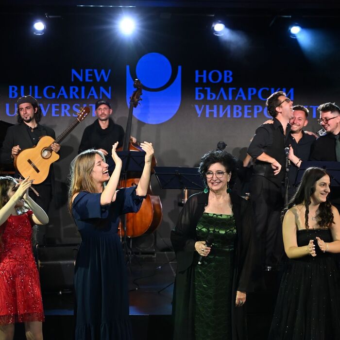 viki-almazidu-nbu_700x700_fit_478b24840a