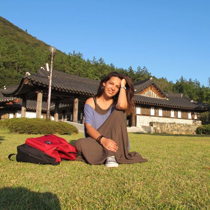 yana-lekarska-divamagazine-bg_700x700_pad_478b24840a