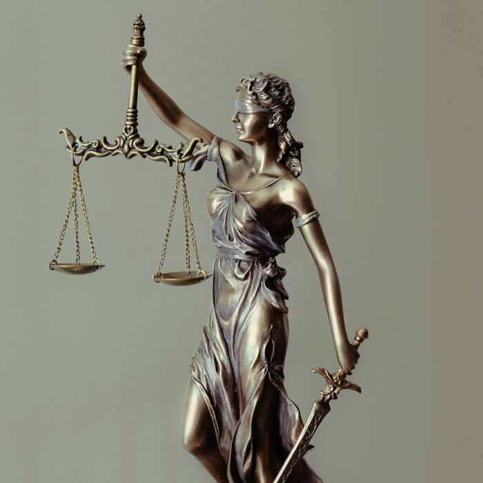 pravo-unsplash_700x700_fit_478b24840a