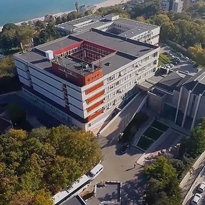 vsu-varna24-bg_700x700_pad_478b24840a