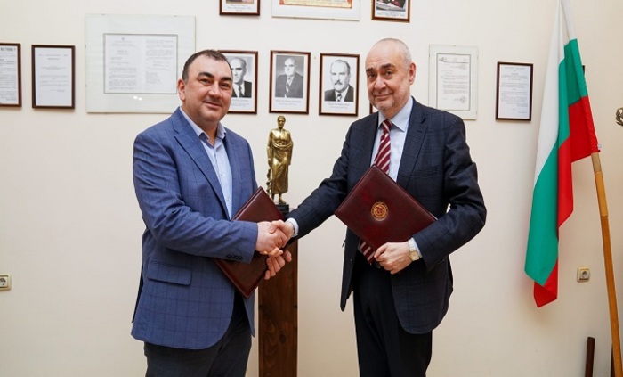 prof-boris-velchev-i-prof-dobromir-dimitrov_700x700_fit_478b24840a