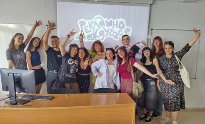 su-reklamno-mezdhuchasie-regnewsnet_700x700_fit_478b24840a