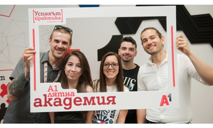 a1-moneybg_700x700_fit_478b24840a