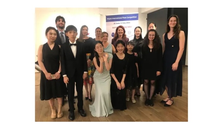 moiz-2024-classicfm-bg_700x700_fit_478b24840a