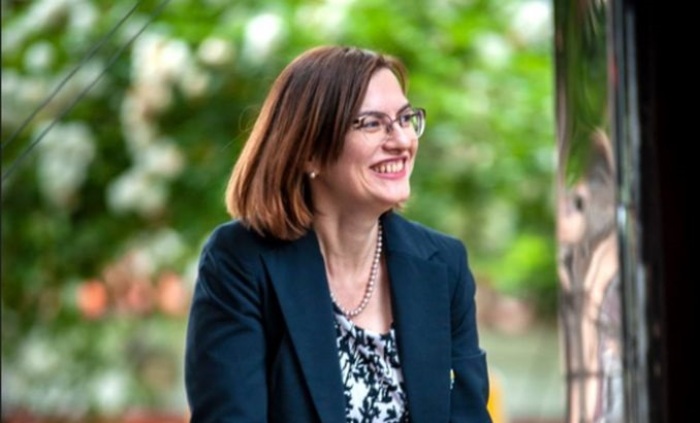 maq-caneva-alumni-worktalent-com_700x700_fit_478b24840a