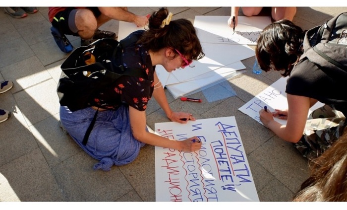 lgbt-zarata-info_700x700_fit_478b24840a