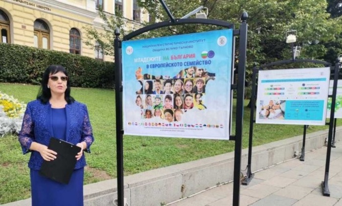 33-obshtinsko-radio-veliko-tyrnovo_700x700_fit_478b24840a