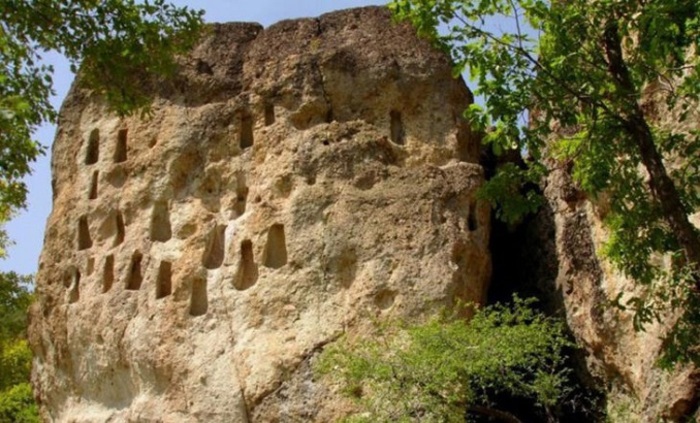 gluhite-kamuni-sbj-bgeu_700x700_fit_478b24840a