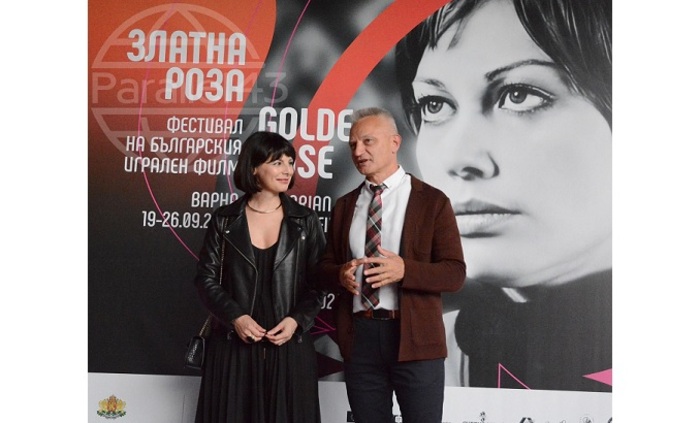 zlatna-roza1_700x700_fit_478b24840a