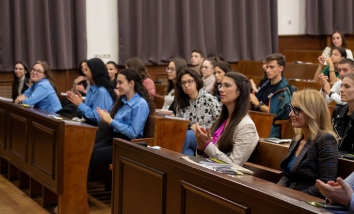 37-varnautre-bg_700x700_fit_478b24840a